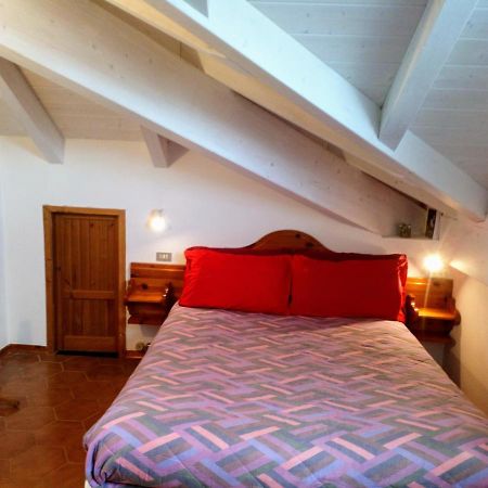 Casa Di Claude 2 Finalmarina Apartment Finale Ligure Bagian luar foto