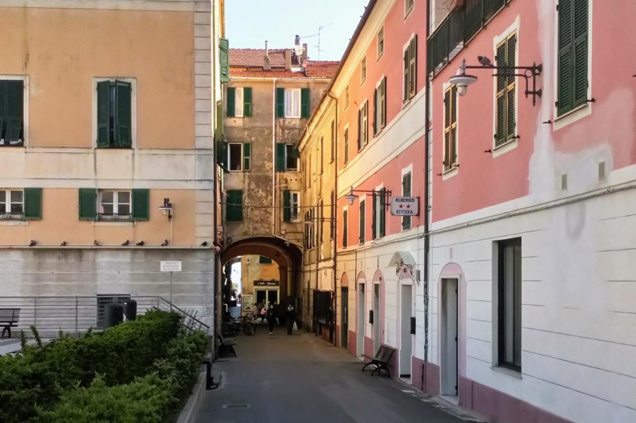 Casa Di Claude 2 Finalmarina Apartment Finale Ligure Bagian luar foto