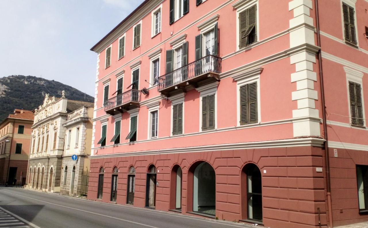Casa Di Claude 2 Finalmarina Apartment Finale Ligure Bagian luar foto