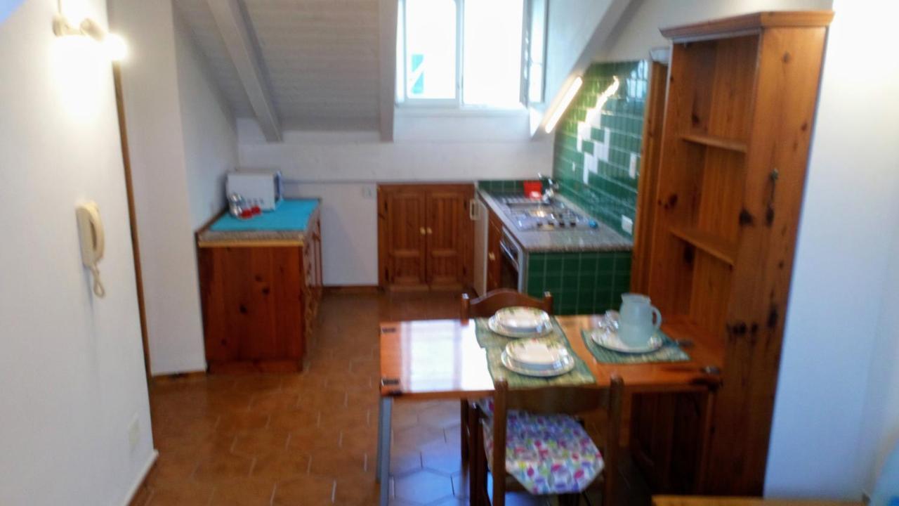 Casa Di Claude 2 Finalmarina Apartment Finale Ligure Bagian luar foto