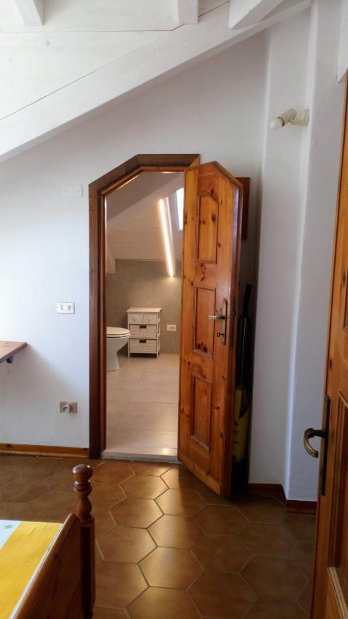 Casa Di Claude 2 Finalmarina Apartment Finale Ligure Bagian luar foto