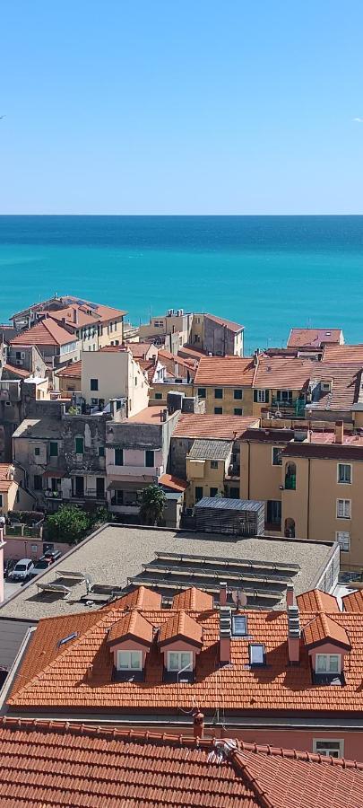 Casa Di Claude 2 Finalmarina Apartment Finale Ligure Bagian luar foto